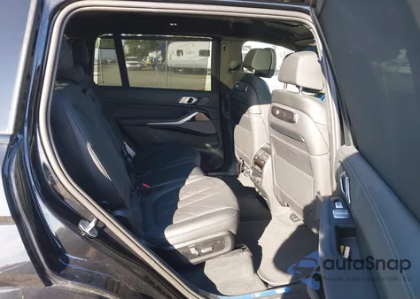 2024 BMW X7 xDrive40I z USA, uszkodzony, nr VIN 5UX23EM01R9V78400